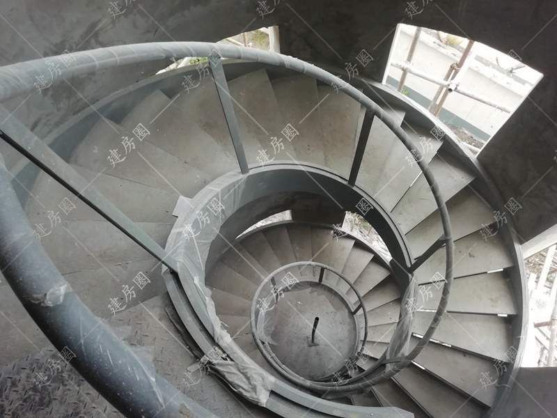 螺旋樓梯實景圖