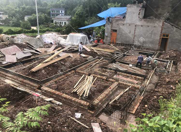 農(nóng)村自建房地基施工需要注意哪些事項(xiàng)，以保證房屋的安全質(zhì)量