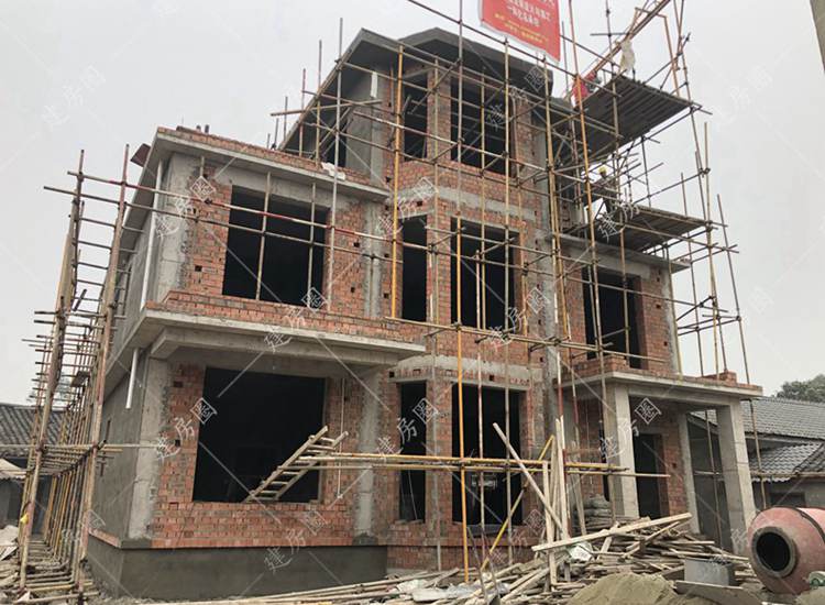 300平方農(nóng)村自建房修建需要多少費用？磚混別墅多少錢一個平方
